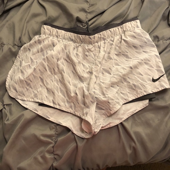 Nike Women’s Dry Fit Shorts - Picture 5 of 5